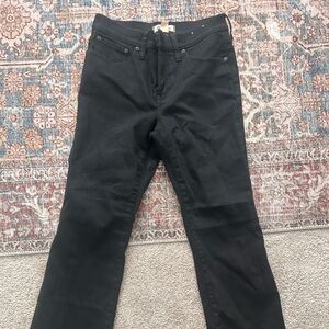 Madewell Women's Black kickout crop